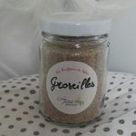 13h32 - On récupère un peu de sable sur la plage